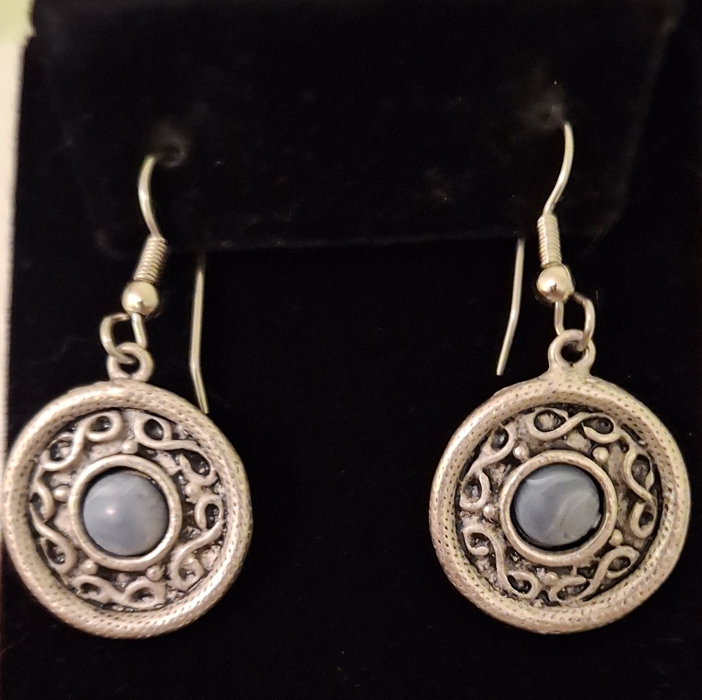 4/$20 Express Silver Disc And Blue Stone Dangle Earrings